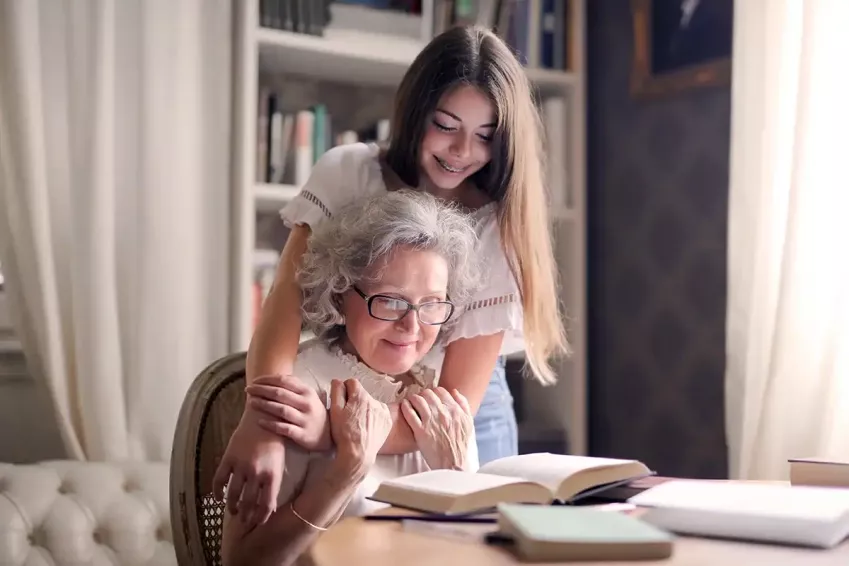 Cuidados especializados para personas con alzhéimer en León